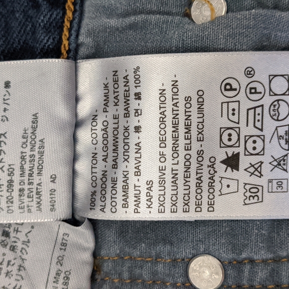 Levi's Cut-Off Jean Shorts - Picture 7 of 9